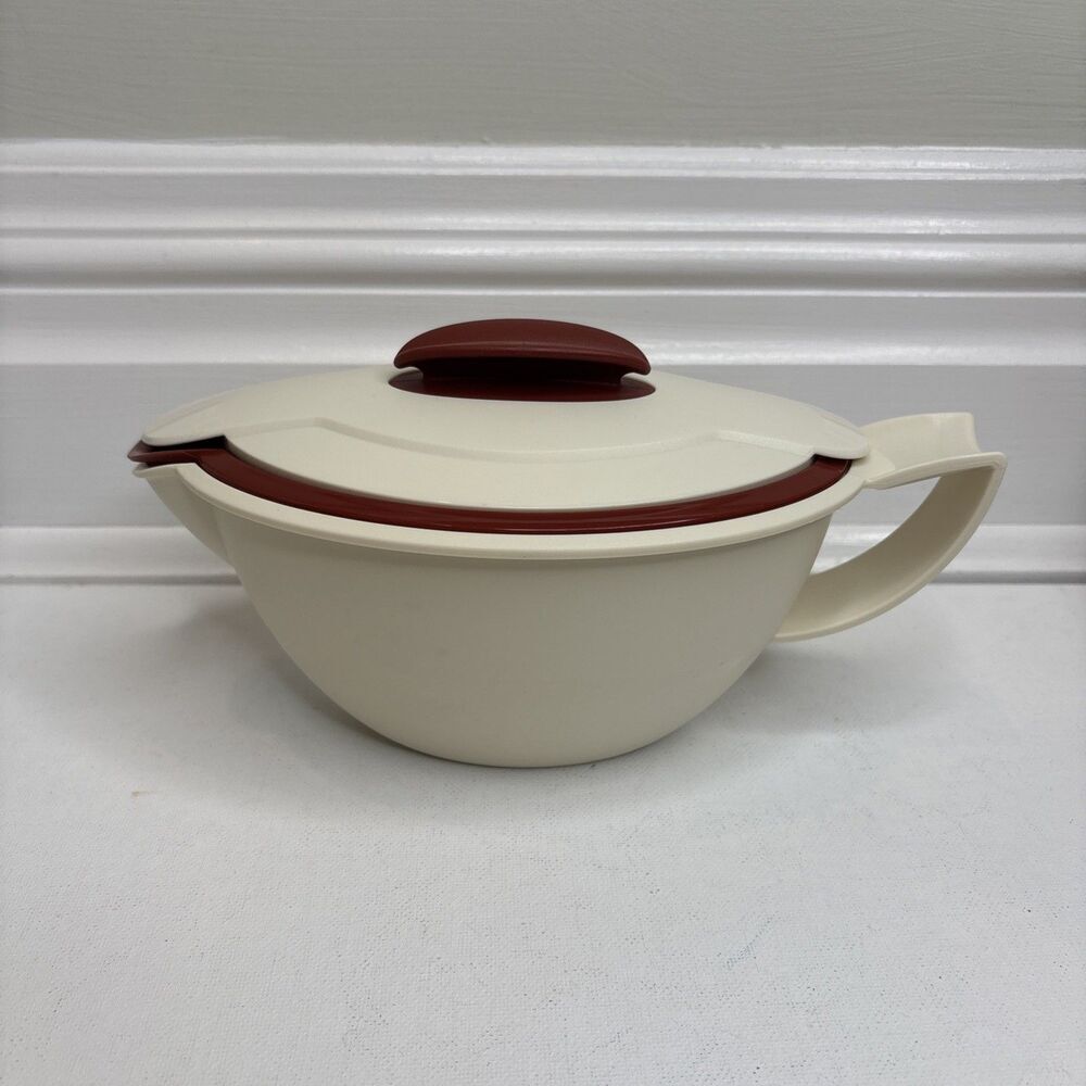 VTG Tupperware Gravyboat Cream and Maroon 3 piece set with lid EUC Clean